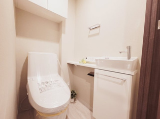 【トイレ】 | エクセレントシティ蘇我　 | ウォシュレット付きで節水タイプのエコトイレ♪手洗い水栓も備付けです！
