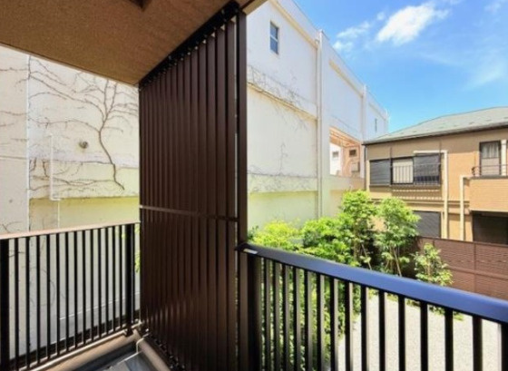 Ｂｒｉｌｌｉａ ｉｓｔ 文京六義園のバルコニー