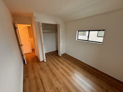 【洋室】 | 守山区桔梗平2期全2棟【吉根小　吉根中】 | 撮影
社長の村田です！
自らプレイヤーとして営業しています
長年の経験と実績から皆様により良いマイホーム購入のご提案をいたします。
住宅ローンの不安や購入後の不安等何でもご相談ください。