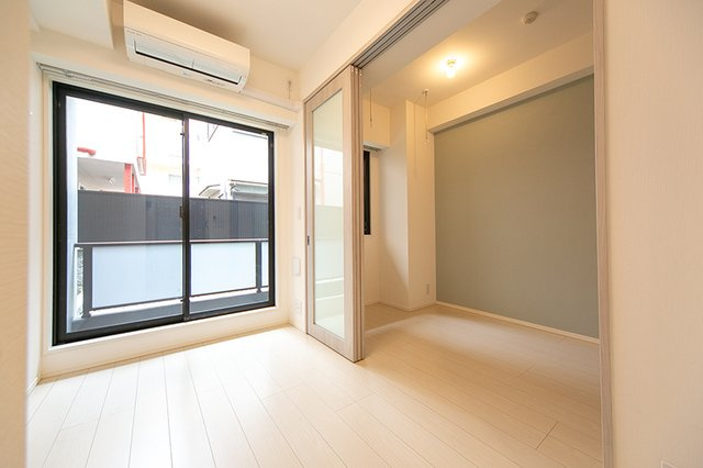 アヴニール三軒茶屋の居間・リビング|※写真は同タイプ住戸です。