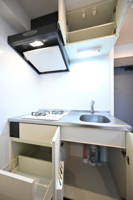 ルーブル高円寺伍番館のキッチン|コンパクトなキッチンで掃除もラクラク