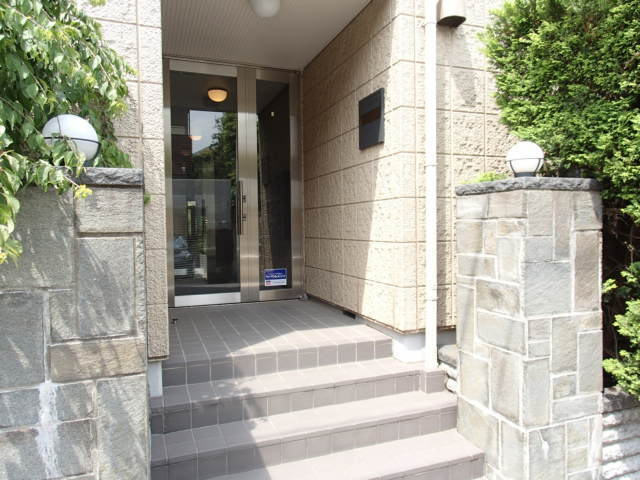 メゾン北千束のエントランス