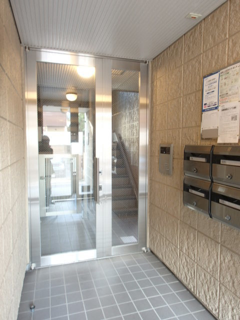 メゾン北千束のエントランス