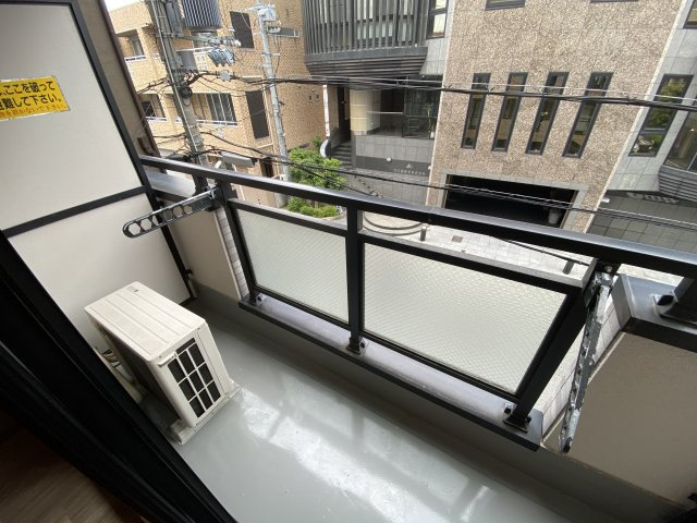 ヴィーブル三国ヶ丘のバルコニー