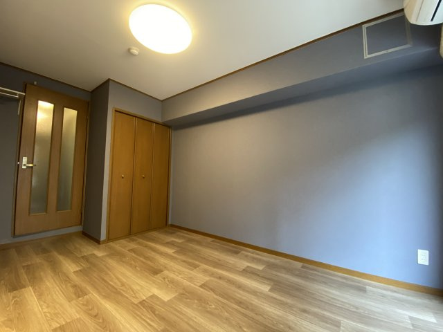 ヴィーブル三国ヶ丘の洋室