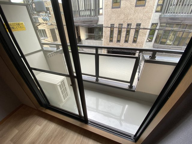 ヴィーブル三国ヶ丘のバルコニー