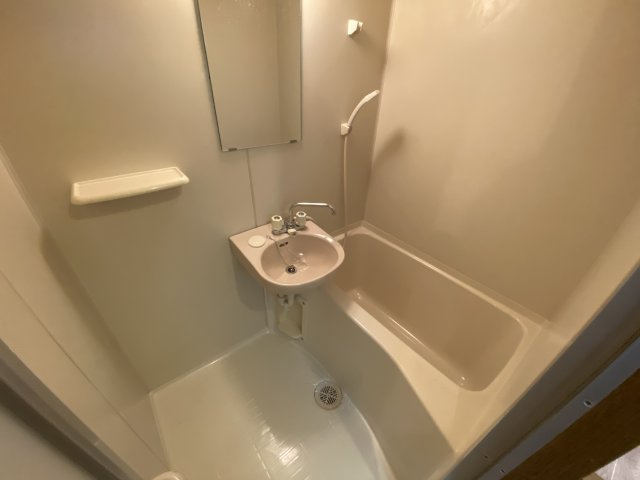 ヴィーブル三国ヶ丘の浴室