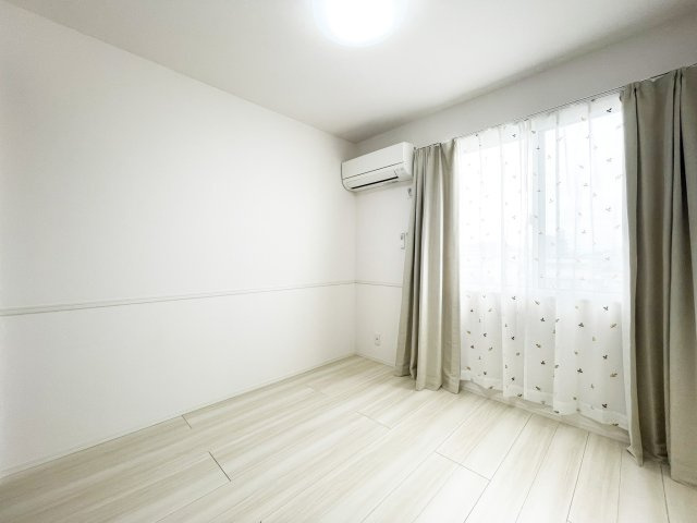 ロイヤルサン　Ｂ棟の居間・リビング