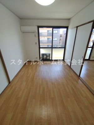 【居間・リビング】 | セジュールつきじ | 同建物内別部屋の写真です。