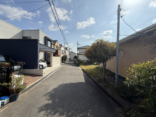 豊中市刀根山二丁目戸建の前面道路含む現地写真|前面道路！