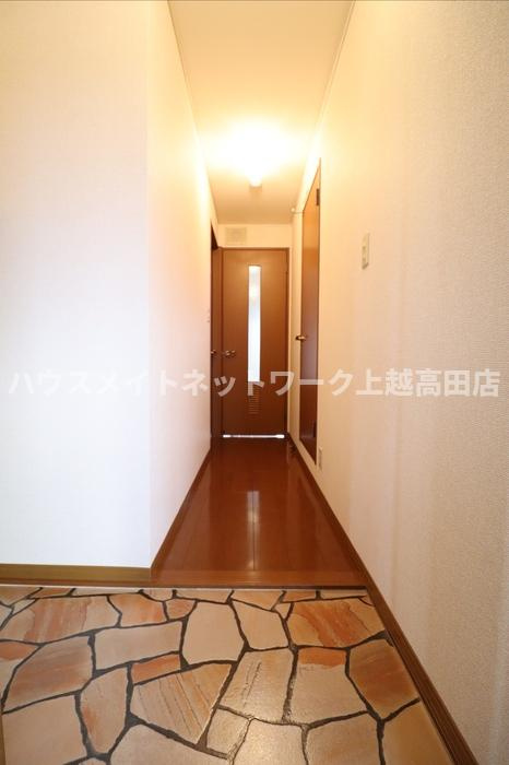 ロイヤルパレス春日山の玄関|玄関