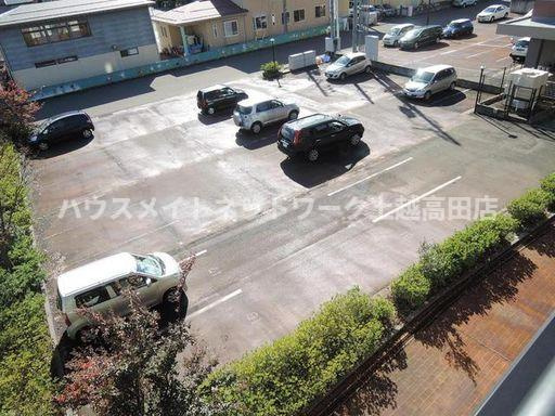 ロイヤルパレス春日山の駐車場|駐車場
