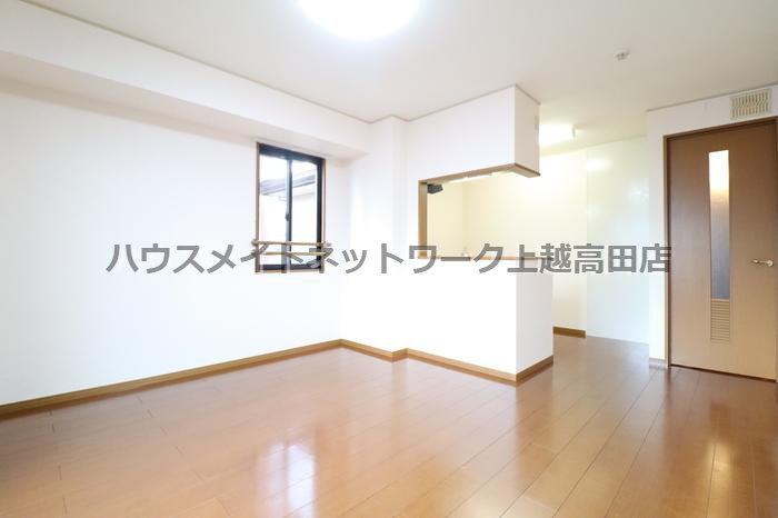 ロイヤルパレス春日山の居間・リビング|リビング