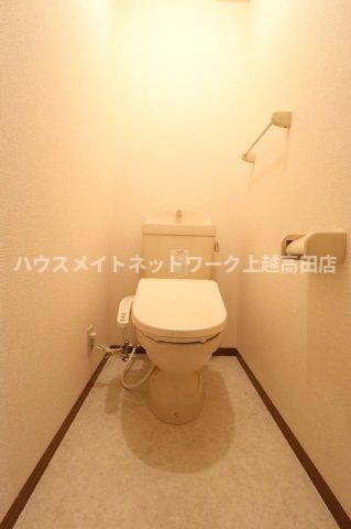 ロイヤルパレス春日山のトイレ|温水洗浄便座