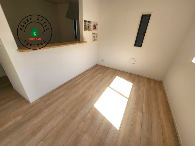 糟屋郡須恵町新原第5-3棟（1号棟）のダイニング|ダイニングとリビングのメリハリが付けやすい空間設計になっています。