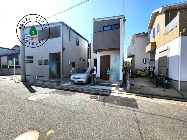 福岡市西区小戸3丁目第1-3棟（3号棟）　の前面道路含む現地写真|見学の時間などお気軽にお問い合わせ下さい。