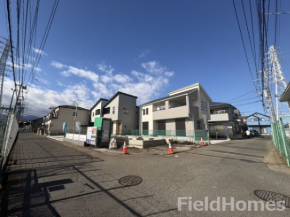 厚木市三田新築戸建て　1号棟の前面道路含む現地写真|前面道路含む現地写真です