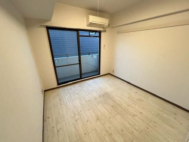 サザンパレス服部の居間・リビング