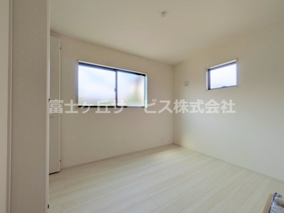 【洋室】 | 富士宮市宮原 5期 新築一戸建て 1号棟 | １階の洋室です