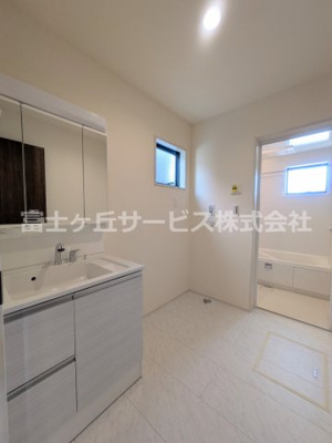 【脱衣所】 | 富士宮市宮原 5期 新築一戸建て 1号棟 | 洗面脱衣所です