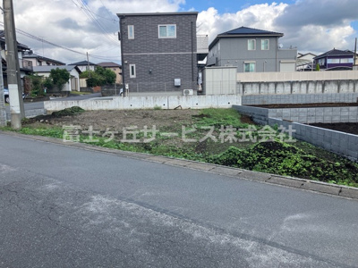 【外観】 | 富士宮市宮原 5期 新築一戸建て 1号棟 | 現在建築中の外観画像です。ご内覧は同じメーカーの完成物件へご案内いたしますので、いつでもご相談ください！