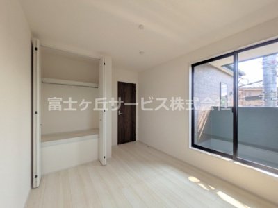 【子供部屋】 | 富士宮市宮原 5期 新築一戸建て 1号棟 | 北側の洋室です