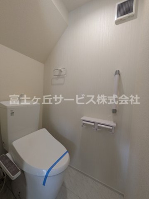 【トイレ】 | 富士宮市宮原 5期 新築一戸建て 1号棟 | １階のトイレです