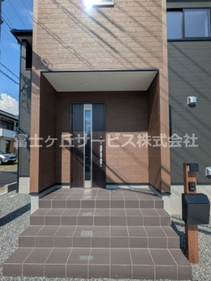【エントランス】 | 富士宮市宮原 5期 新築一戸建て 1号棟 | エントランスです