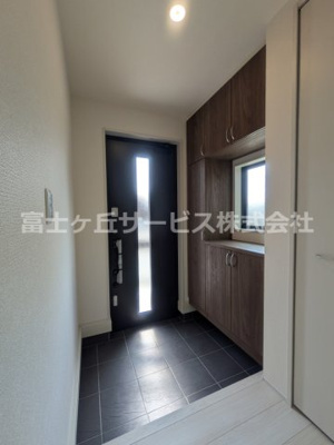 【玄関】 | 富士宮市宮原 5期 新築一戸建て 1号棟 | 毎日通る玄関はこちらです