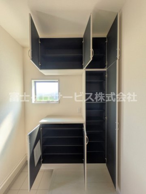 【収納】 | 富士宮市宮原 5期 新築一戸建て 3号棟 | 玄関収納です