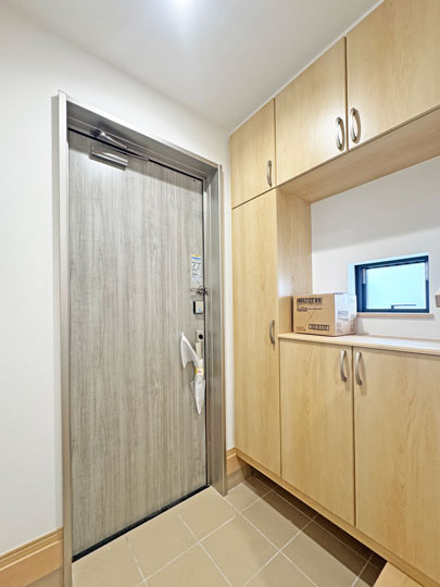 多賀城市新田17番の玄関