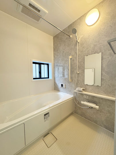多賀城市新田17番の浴室