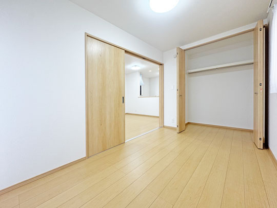 多賀城市新田17番の洋室