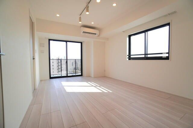 オープンブルーム入谷Ｅａｓｔの居間・リビング