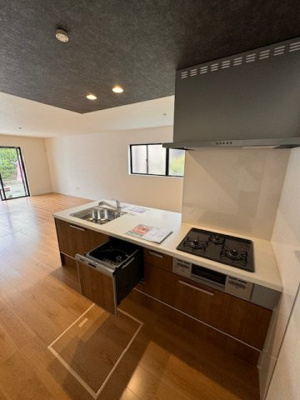 【キッチン】 | Terrechez尾張旭市平子町2期全1棟【仲介手数料無料　城山小　旭中】 | LINEから簡単お問合せ可能！
友達検索で@nqk7328tです！。