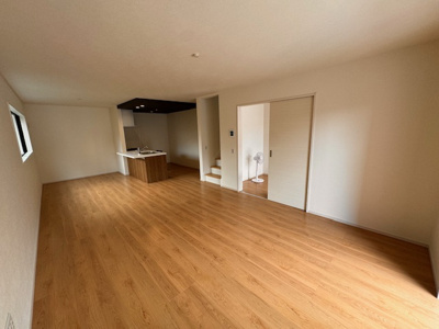 【居間・リビング】 | Terrechez尾張旭市平子町2期全1棟【仲介手数料無料　城山小　旭中】 | 今すぐのご案内可能です！→  0120-336-922　までお気軽にお問い合わせください。