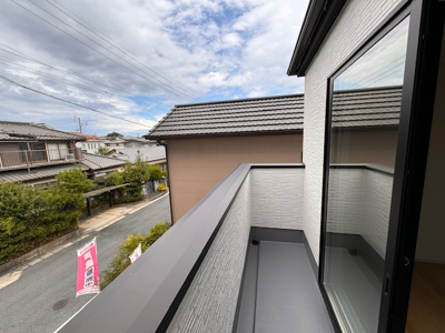 【バルコニー】 | Terrechez尾張旭市平子町2期全1棟【仲介手数料無料　城山小　旭中】 | LINEから簡単お問合せ可能！
友達検索で@nqk7328tです！。