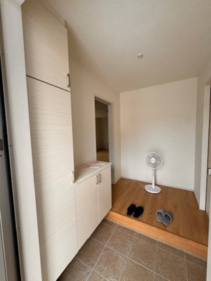 【玄関】 | Terrechez尾張旭市平子町2期全1棟【仲介手数料無料　城山小　旭中】 | 今すぐのご案内可能です！→  0120-336-922　までお気軽にお問い合わせください。