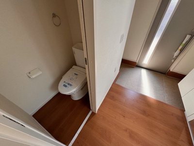 【トイレ】 | Terrechez瀬戸市平町１期【仲介手数料無料　郊範小　南山中】 | LINEから簡単お問合せ可能！
友達検索で@nqk7328tです！。