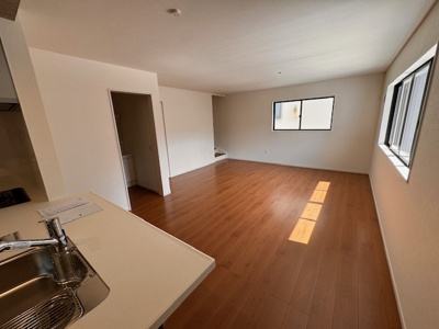 【居間・リビング】 | Terrechez瀬戸市平町１期【仲介手数料無料　郊範小　南山中】 | LINEから簡単お問合せ可能！
友達検索で@nqk7328tです！。