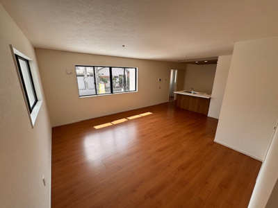 【居間・リビング】 | Terrechez瀬戸市平町１期【仲介手数料無料　郊範小　南山中】 | 今すぐのご案内可能です！→  0120-336-922　までお気軽にお問い合わせください。