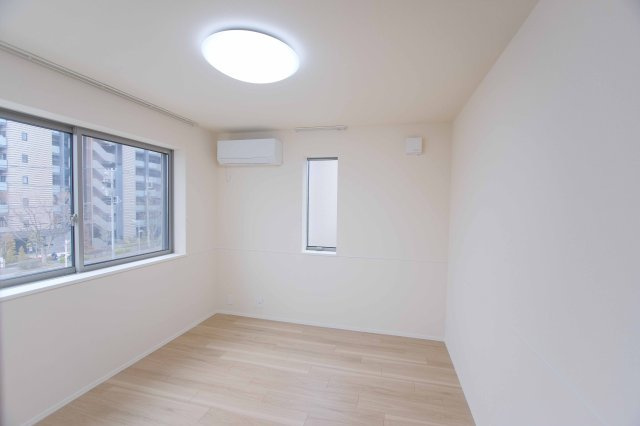 マリンハイツ北の洋室