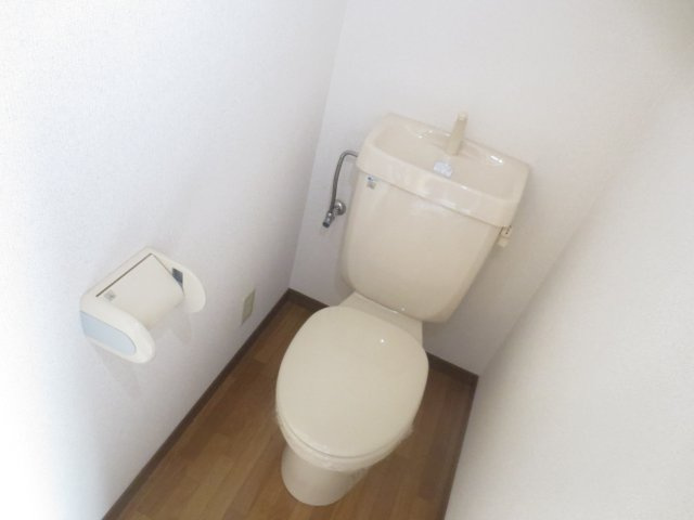 ひたちなか市大字高場のアパートのトイレ|トイレの写真です。