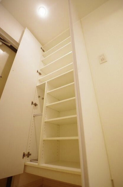 エスバイエル代々木西原の玄関