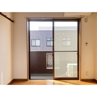 【居間・リビング】 | ☆洋室5.3帖