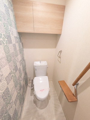 温水洗浄機能付きトイレ