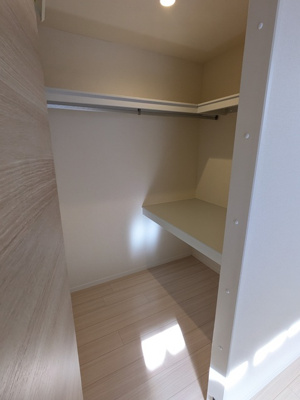 6.4帖の洋室のウォークインクローゼット