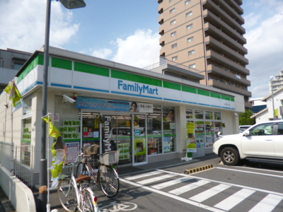 ファミリーマート 川口幸町二丁目店まで50ｍ