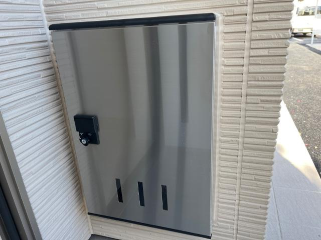 富山市北代新築アパートの玄関|宅配ボックス（イメージ）