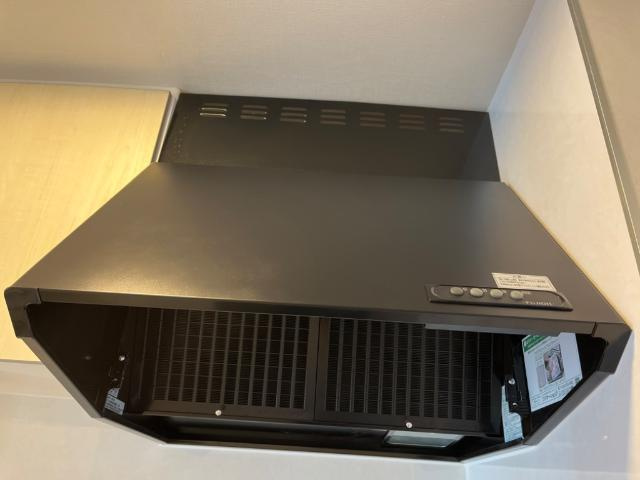 富山市北代新築アパートのキッチン|レンジフード（イメージ）